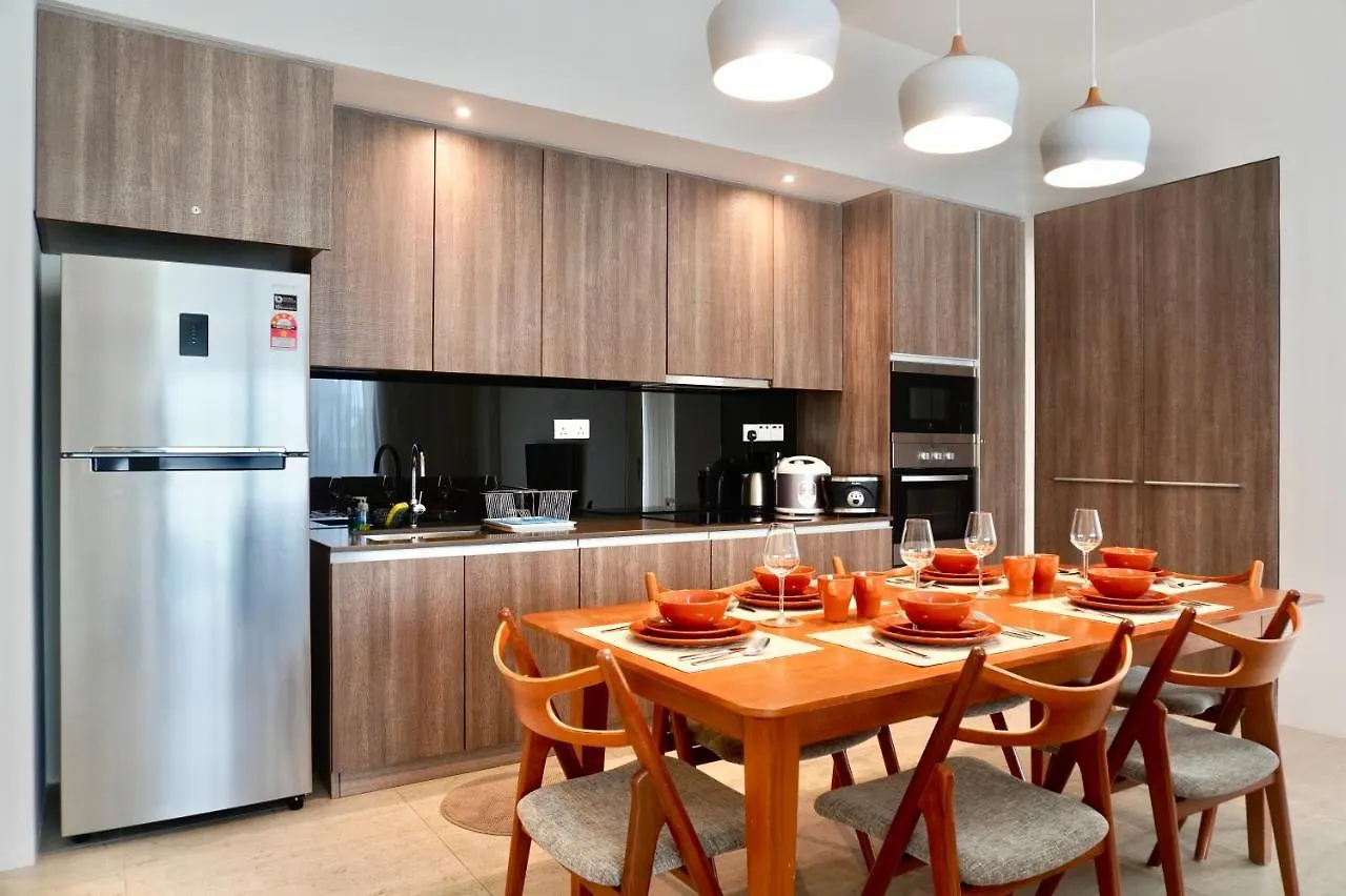 Beachfront Resort By The Sea, Batu Ferringhi Apartman